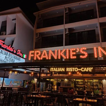 Frankie'S Inn Jomtien Beach Exterior photo
