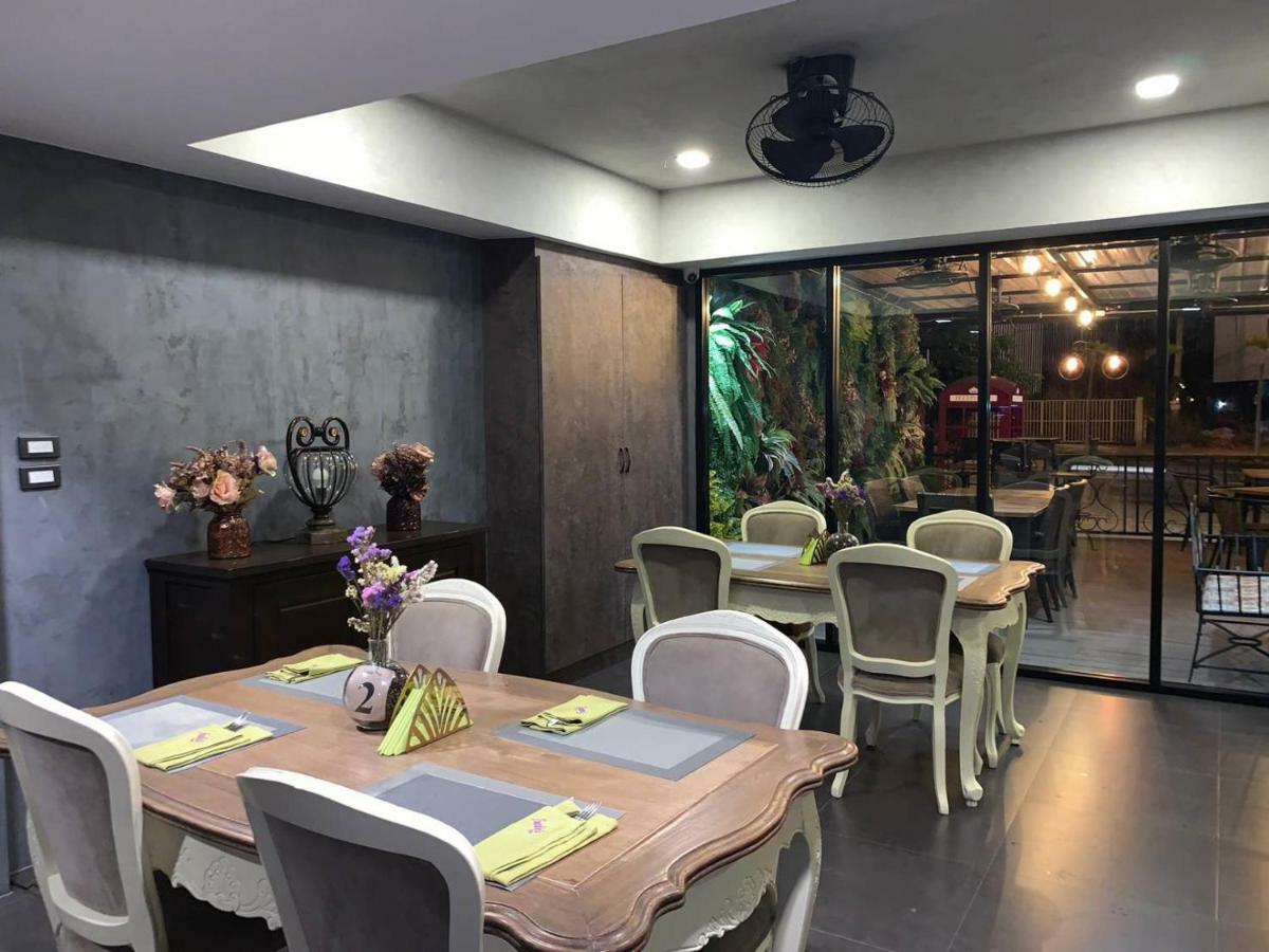 Frankie'S Inn Jomtien Beach Exterior photo