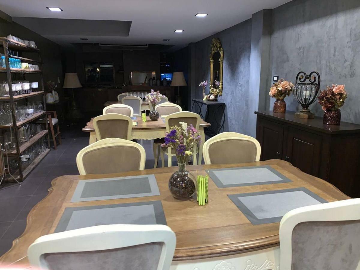 Frankie'S Inn Jomtien Beach Exterior photo