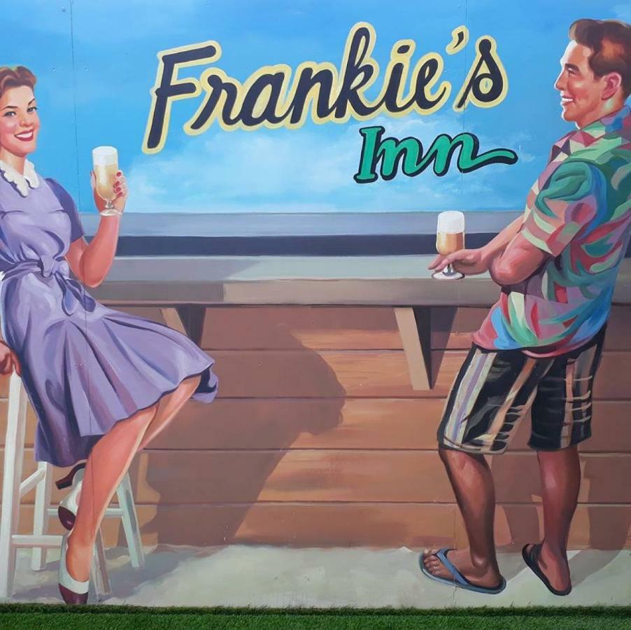 Frankie'S Inn Jomtien Beach Exterior photo
