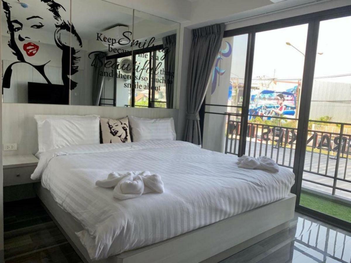 Frankie'S Inn Jomtien Beach Exterior photo