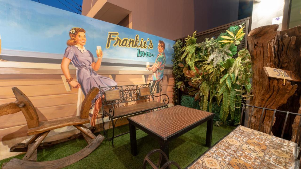 Frankie'S Inn Jomtien Beach Exterior photo