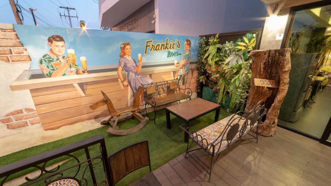 Frankie'S Inn Jomtien Beach Exterior photo